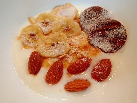 ❤クッキー*バナナチップ*アーモンドのヨーグルト❤